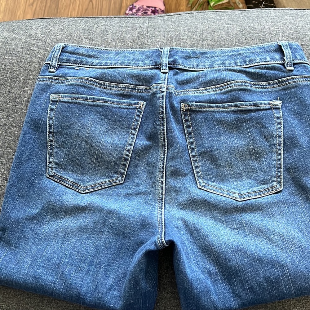 White House Black Market mid rise skinny Jean - Picture 3 of 3